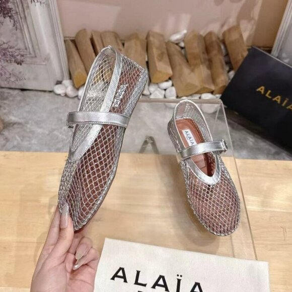 Alaia Silver Lattice Flats for Everyday Elegance - Picture 7 of 7